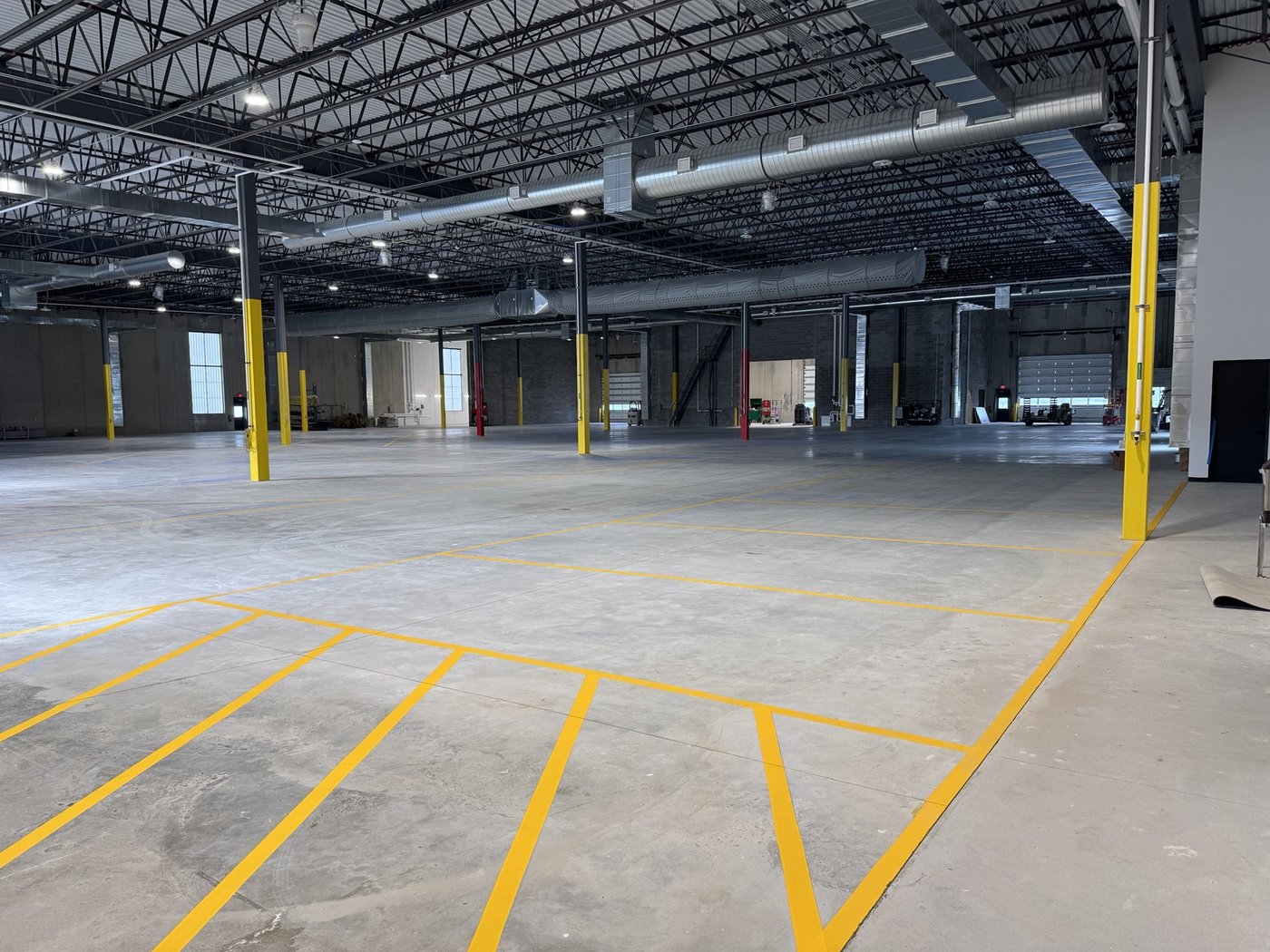 Indoor garage with column markings