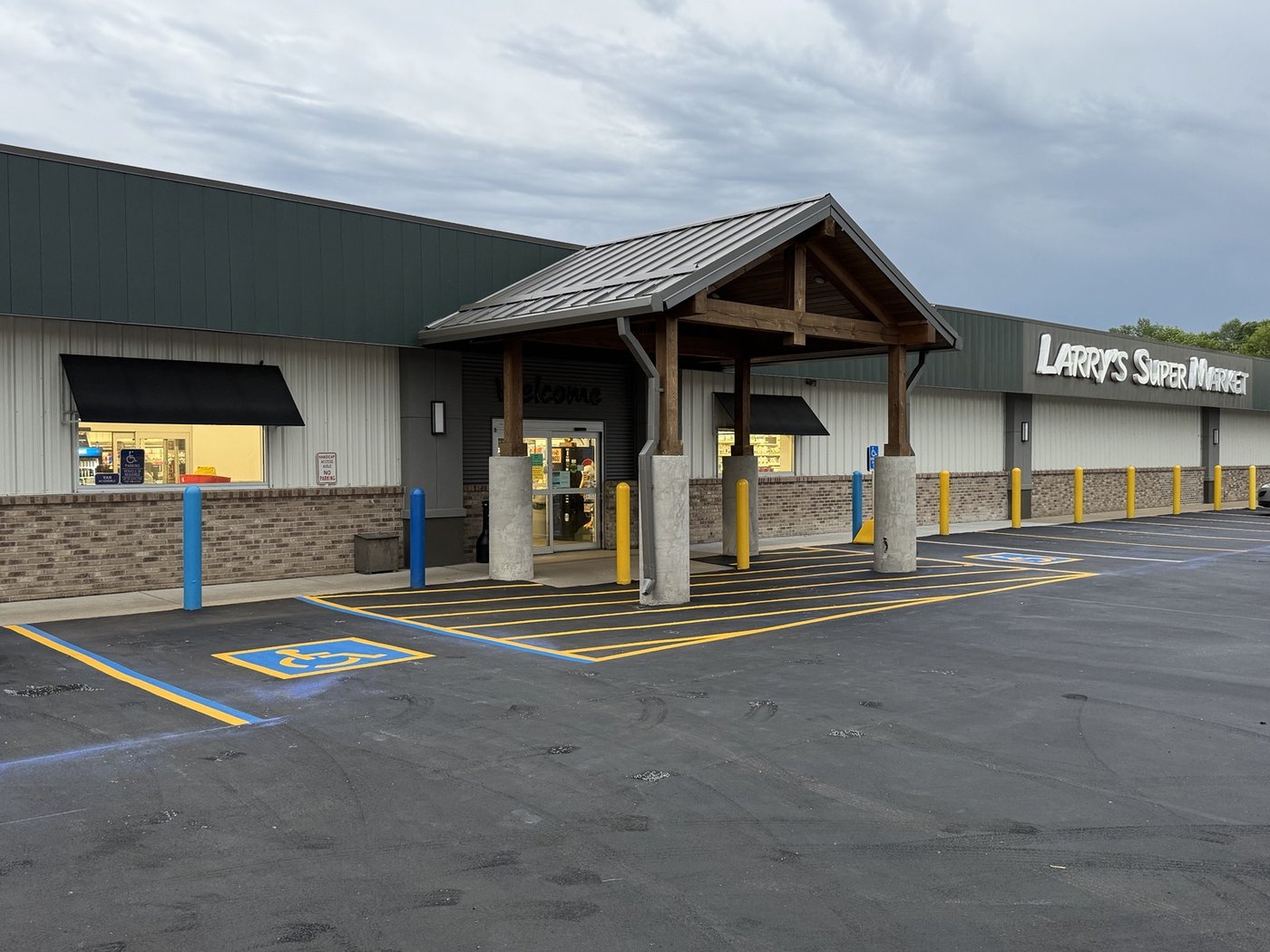 Grocery store parking lot detail